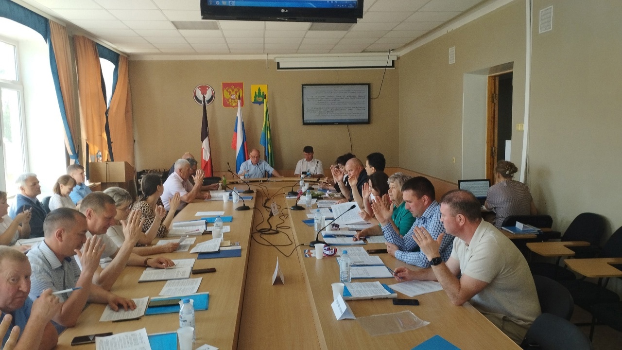 26 мая состоялась восемнадцатая сессия Якшур-Бодьинского районного Совета депутатов первого созыва.