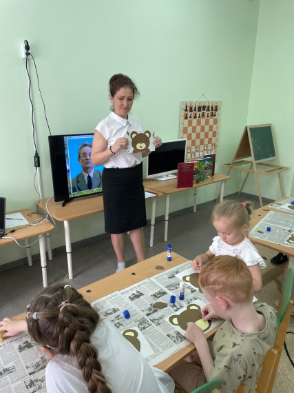Книги  Николая Ильминских передадут в школы и детские сады Якшур-Бодьинского района.